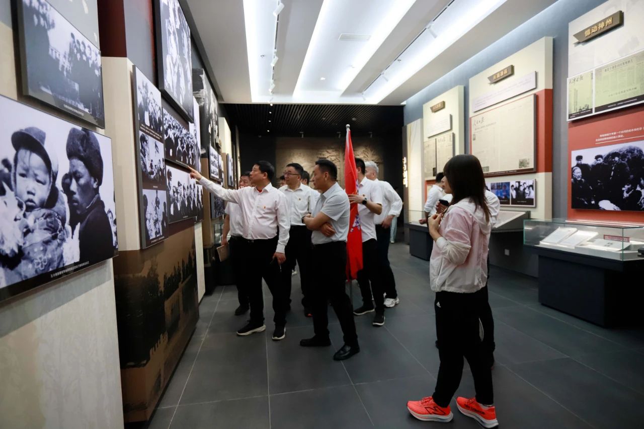 砥礪初心使命，汲取奮進力量丨花花牛乳業(yè)集團黨委組織開展學習“焦裕祿精神”主題黨日活動