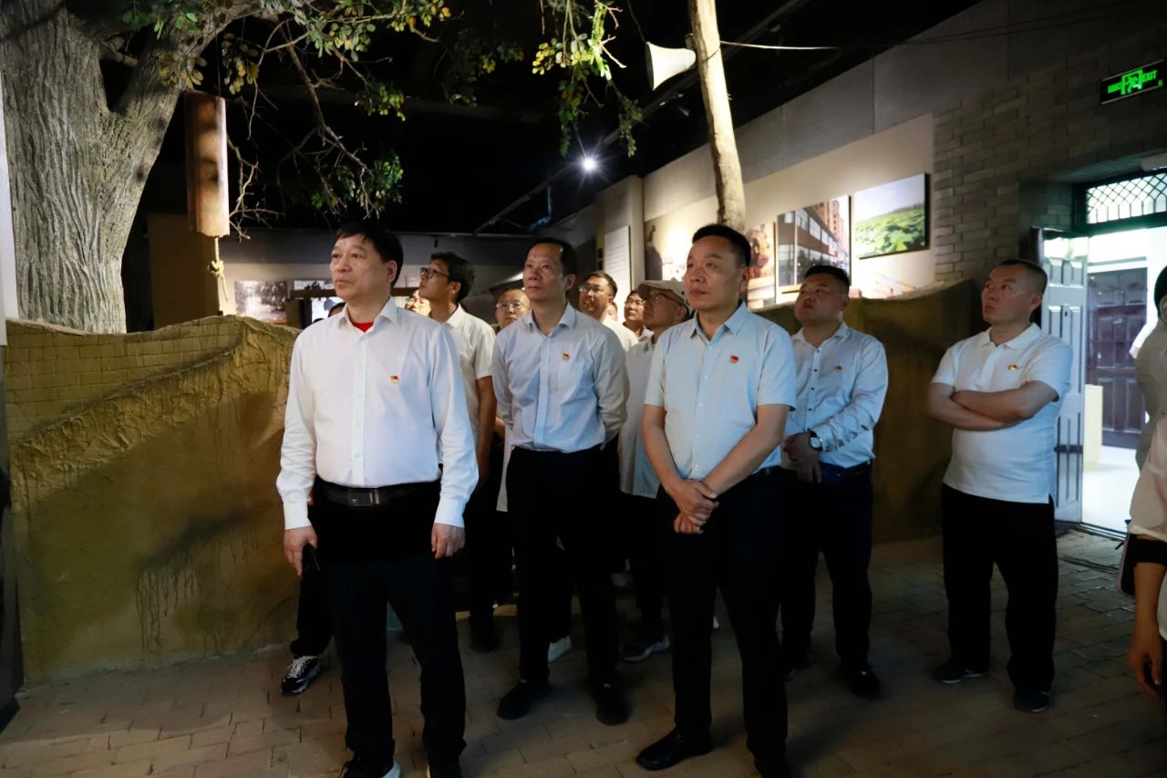 砥礪初心使命，汲取奮進力量丨花花牛乳業(yè)集團黨委組織開展學習“焦裕祿精神”主題黨日活動