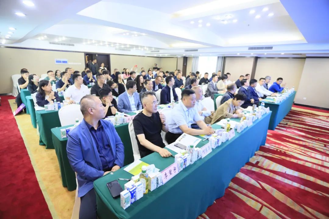 河南省2024國家“學(xué)生飲用奶計劃”推廣工作推進會在鄭州成功舉辦！