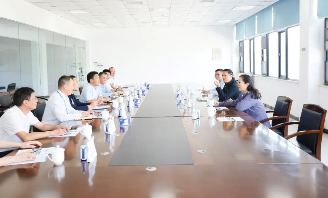 快樂過“雙節(jié)”，安全不放假｜河南農(nóng)投集團黨委書記、董事長李曉寰一行蒞臨花花牛乳業(yè)集團開展“雙節(jié)”安全生產(chǎn)大檢查活動并慰問一線職工、