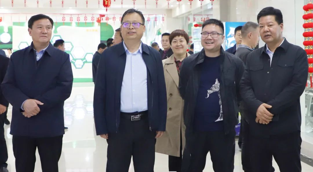 花花牛丨駐馬店市遂平縣政協(xié)黨組書記、主席張衛(wèi)東一行蒞臨花花牛魯山瑞亞牧場參觀