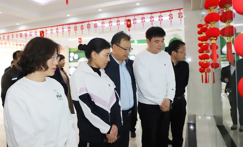 花花牛丨駐馬店市遂平縣政協(xié)黨組書記、主席張衛(wèi)東一行蒞臨花花牛魯山瑞亞牧場參觀