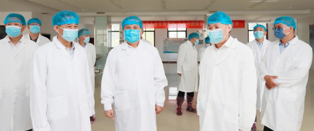 快訊丨河南省人民政府副省長武國定蒞臨花花牛乳業(yè)集團瑞亞牧業(yè)調(diào)研奶源基地建設(shè)情況 快訊丨河南省人民政府副省長武國定蒞臨花花牛乳業(yè)集團瑞亞牧業(yè)調(diào)研奶源基地建設(shè)情況