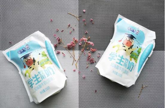 花花牛首款愛(ài)克林低溫學(xué)生飲用酸牛奶上市啦?。?！