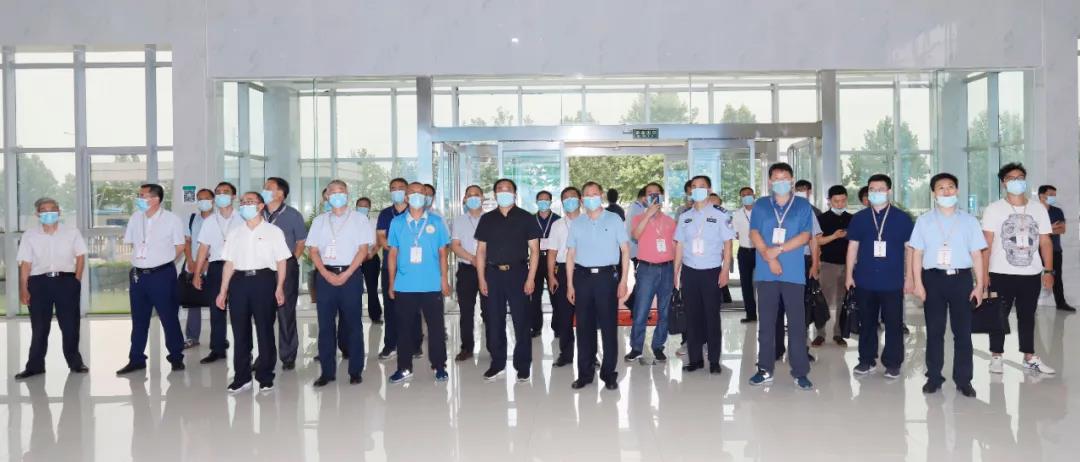 鄭州市安全生產(chǎn)雙重預防體系建設(shè)現(xiàn)場觀摩會在花花牛乳業(yè)集團鄭州分公司召開 鄭州市安全生產(chǎn)雙重預防體系建設(shè)現(xiàn)場觀摩會在花花牛乳業(yè)集團鄭州分公司召開