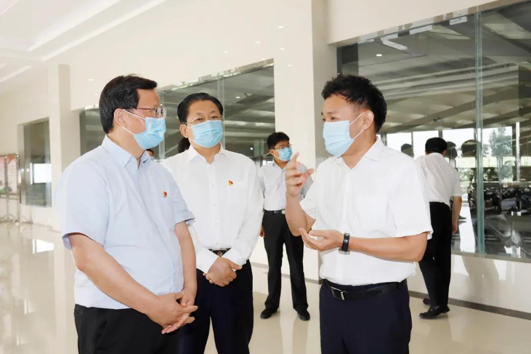 快訊 | 河南省委常委、省紀(jì)委書記、省監(jiān)委主任任正曉蒞臨花花牛乳業(yè)集團(tuán)新蔡瑞亞牧場調(diào)研