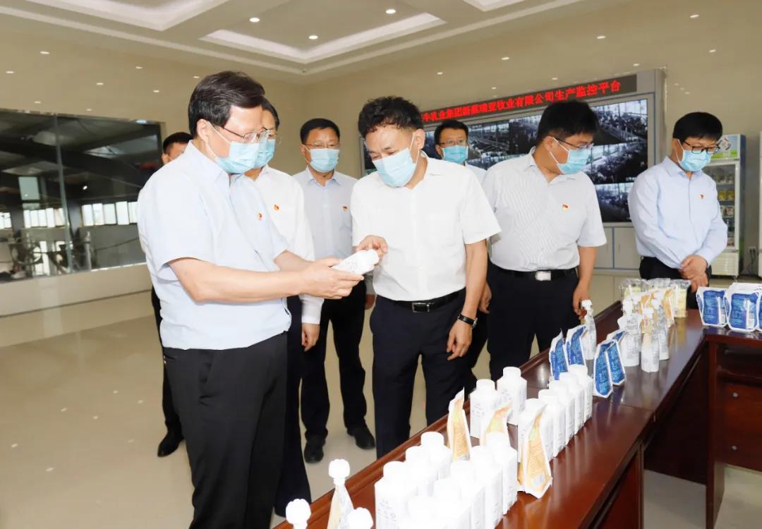 快訊 | 河南省委常委、省紀(jì)委書記、省監(jiān)委主任任正曉蒞臨花花牛乳業(yè)集團(tuán)新蔡瑞亞牧場調(diào)研