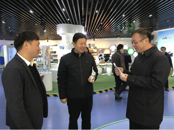 寧夏回族自治區(qū)農(nóng)業(yè)農(nóng)村廳黨組書(shū)記、廳長(zhǎng)王剛一行蒞臨花花牛乳業(yè)集團(tuán)調(diào)研