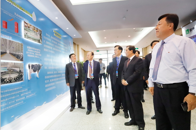 花花牛亮相中國奶業(yè)20強呼倫貝爾峰會，共話中國奶業(yè)振興！