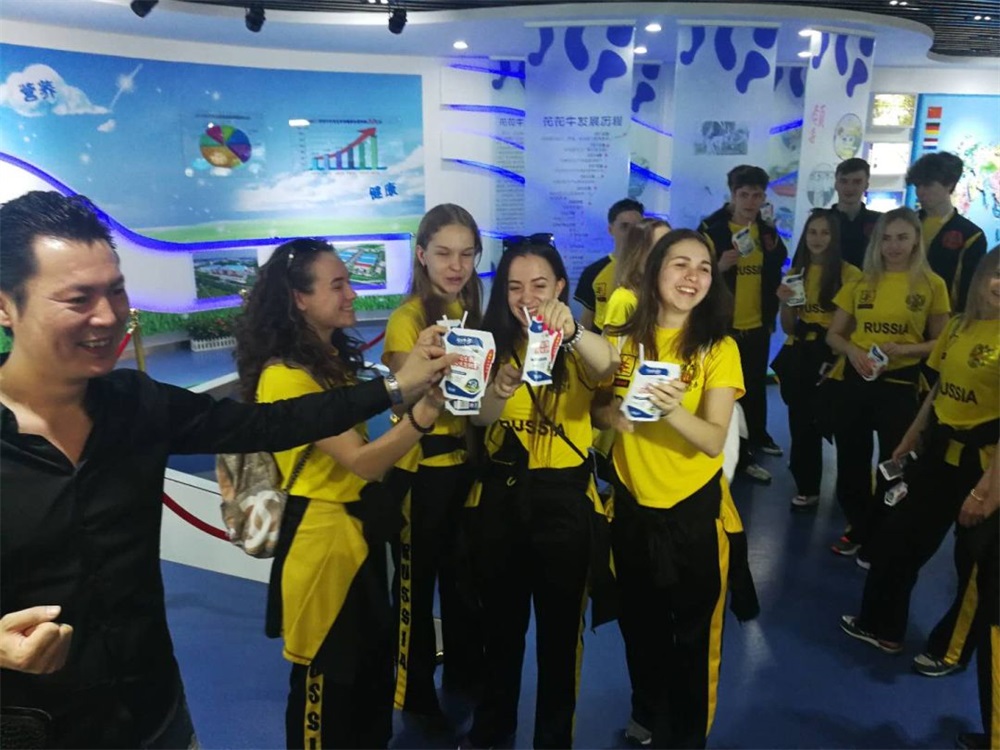 YDC河南中心全國(guó)第二屆“藍(lán)月獎(jiǎng)”暨“花花牛杯” 第七屆中俄舞蹈對(duì)抗賽五一勞動(dòng)節(jié)開(kāi)賽 YDC河南中心全國(guó)第二屆“藍(lán)月獎(jiǎng)”暨“花花牛杯” 第七屆中俄舞蹈對(duì)抗賽五一勞動(dòng)節(jié)開(kāi)賽