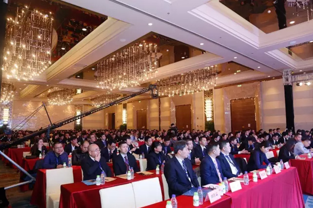 年度盛典|【凝心聚力 共贏未來】花花牛2017年客戶大會紀實 年度盛典|【凝心聚力 共贏未來】花花牛2017年客戶大會紀實