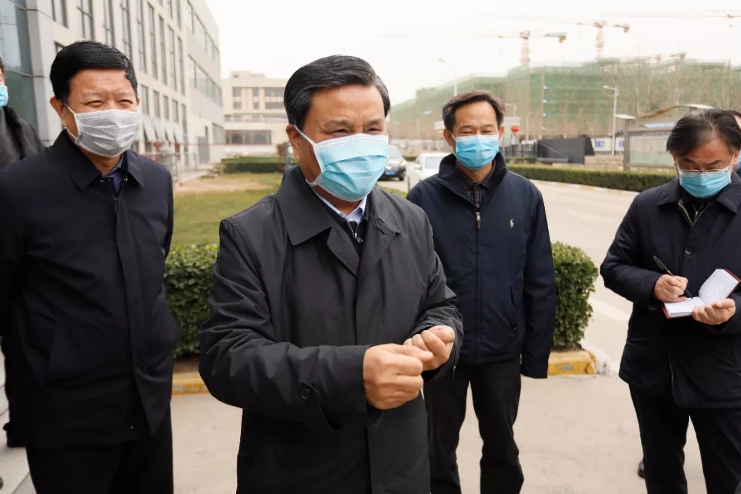 快訊丨河南省副省長武國定蒞臨花花牛乳業(yè)集團(tuán)調(diào)研重點保障企業(yè)復(fù)工復(fù)產(chǎn)情況 快訊丨河南省副省長武國定蒞臨花花牛乳業(yè)集團(tuán)調(diào)研重點保障企業(yè)復(fù)工復(fù)產(chǎn)情況