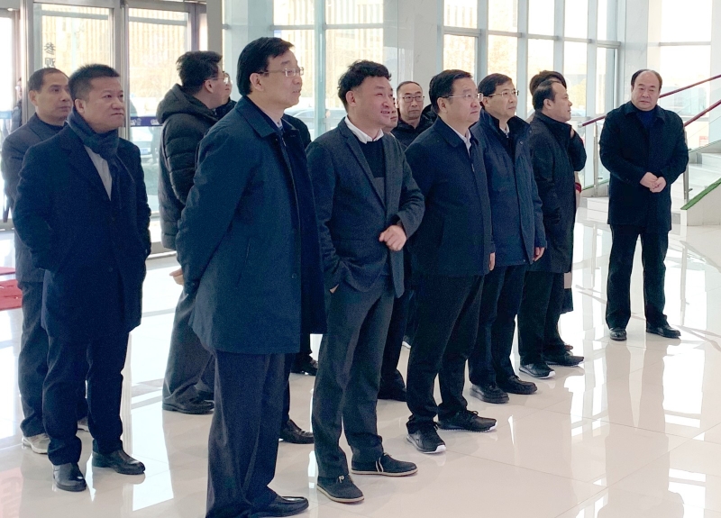 鄭州市委副書記、市長王新偉蒞臨花花牛乳業(yè)集團調研